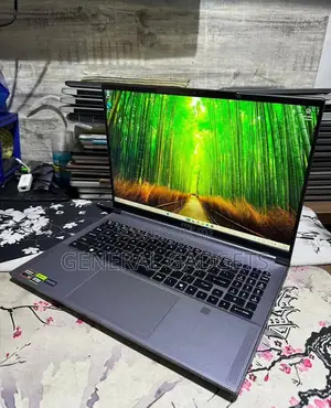 Laptop MSI 32GB AMD Ryzen 9 SSD 2T