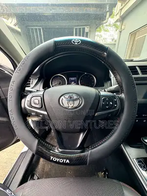High Quality Black Carbon Fiber Toyota Steering Wheel Cover