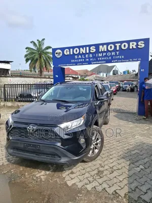 Toyota RAV4 XLE 2021 Black