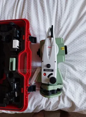 Leica Ts09 Plus R500 5"