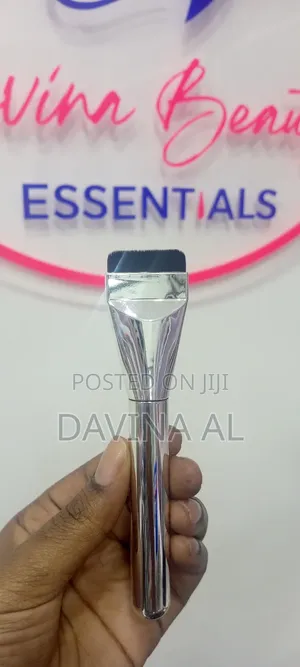 Ultra Thin Foundation Brush