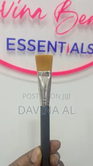 Flat Square Foundation Brush