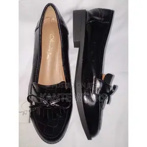 Nk Leather Shoe With Low Heel - Black