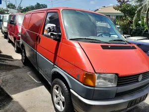 Volkswagen Transporter 2005 Red