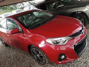 Toyota Corolla LE 4dr Sedan (1.8L 4cyl CVT) 2014 Red