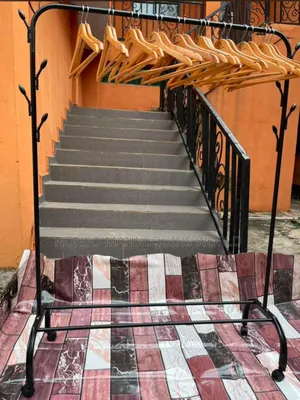 35kg Load Capacity Single Cloth Rack Display Stand