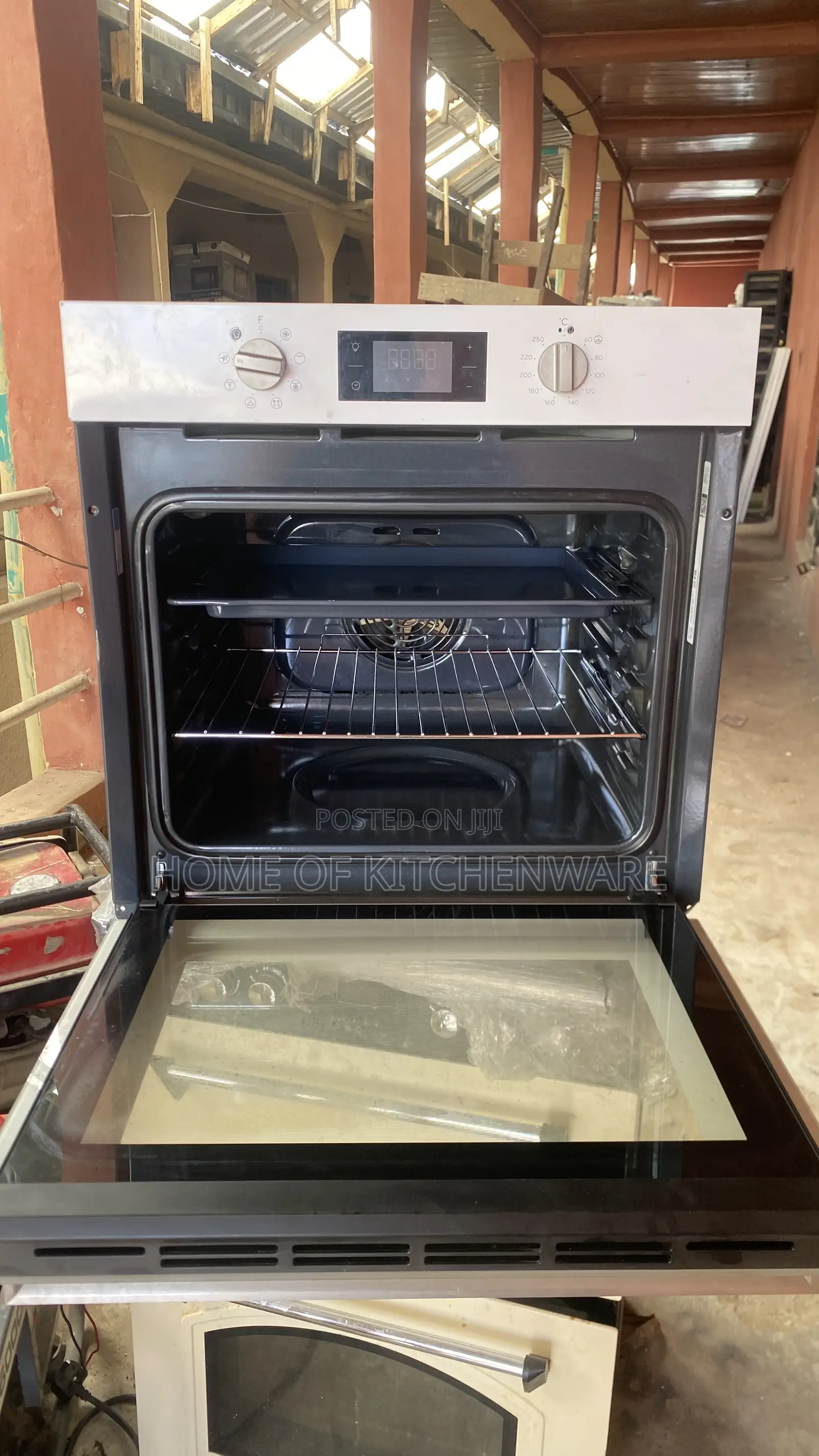 Inbuilt Indesit Oven