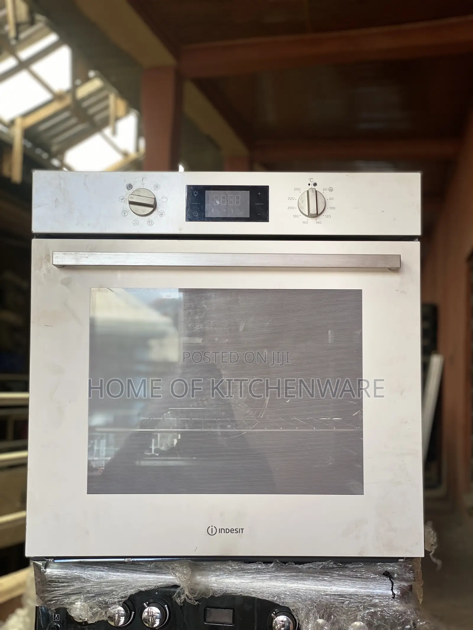 Inbuilt Indesit Oven