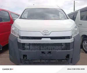 Toyota HiAce 2023 White