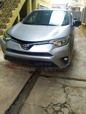 Toyota RAV4 SE FWD (2.5L 4cyl 6A) 2017 Silver