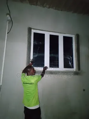 3panel Casement Window With Net