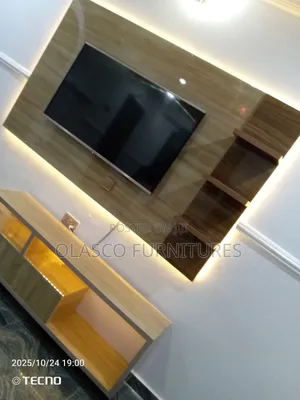 Mini Tv Console