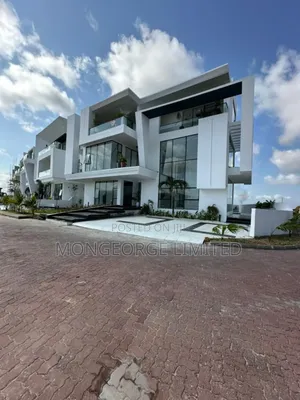 5bdrm Duplex in Osapa london for sale