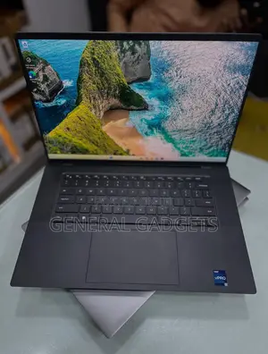 Laptop Dell Precision 5680 32GB Intel Core I7 SSD 1T