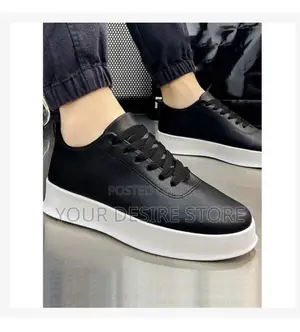 Comfortable Light Weighted Round Toe Sneakers