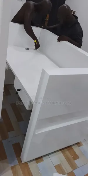 High Quality Receptionist With Light