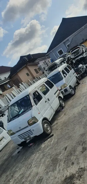 Suzuki APV Minibus 2010 White