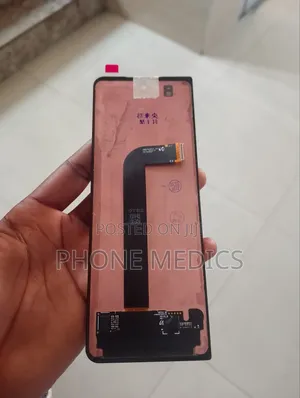 Samsung Galaxy Fold 3 Outter Screen Amoled