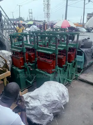 Block Moulding Machine. (9inchs) 1 6inchs 2