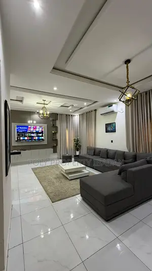 3 Bedroom Shortlet/ Opposite Signature , Jericho Gra