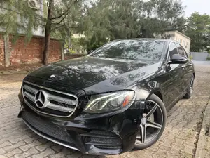 Mercedes-Benz E300 4Matic AWD Sedan (2.0L 4cyl 9A) 2017 Black