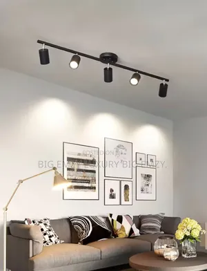 5 Set Modern Track Light Complete With the Rail.