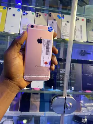 Apple iPhone 6s 64 GB Gold