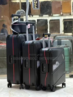 Luxurious Set of 4 Travelling Luggage Boxes