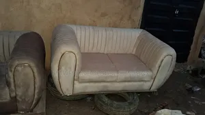 Couch of 2 Seater/ 3 Seater for Homes/ Restaurants/Lounges/ Guesthouse