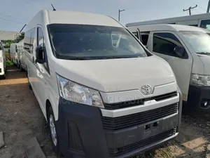 Toyota HiAce 2023 White