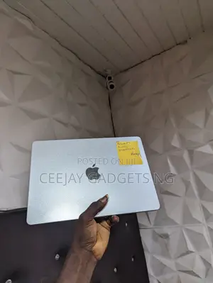 Laptop Apple MacBook Air 2022 M2 8GB Apple M2 SSD 256GB