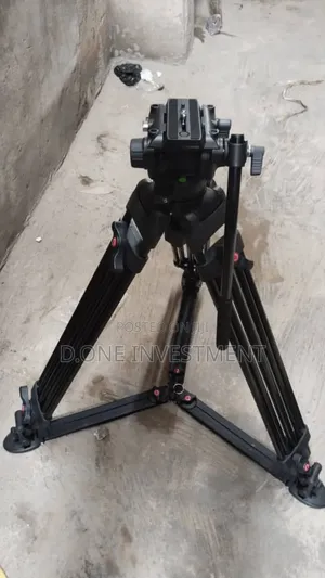 Professional Heavy Duty Flat-Base Pro Tripod Stand