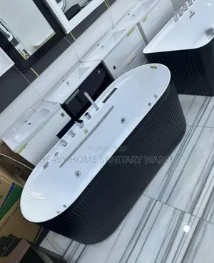 Classic Oval Black and White Jacuzzi