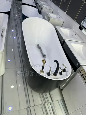 *Luxury Jacuzzi Bath Tub With Full Accessories*