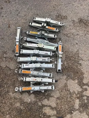 Scissors Jack