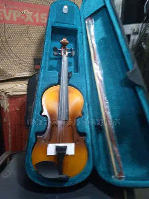 Yamaha Wood Violin With the Boss