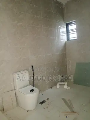 4bdrm Duplex in Ariz Drive Vgc, Ikota for rent