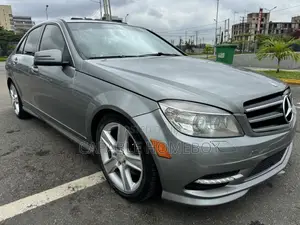 Mercedes-Benz C300 Luxury 4Matic Sedan AWD (3.0L 6cyl 7A) 2011 Gray