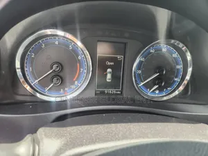Toyota Corolla SE (1.8L 4cyl 2A) 2019 Red
