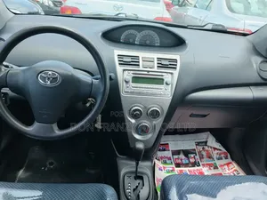 Toyota Yaris 1.5 Sedan 2008 Red