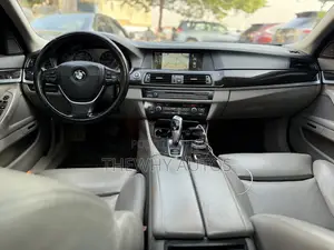 BMW 528i 2011 Gray