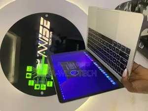 Laptop Apple MacBook Pro 2017 16GB Intel Core i5 SSD 256GB