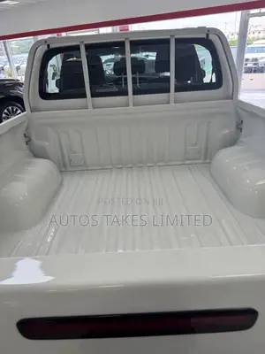 New Toyota Hilux 2025 White
