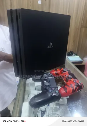 Ps4 Pro With 10 Game's 2pad