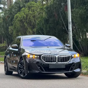 BMW 520i 2025 Gray