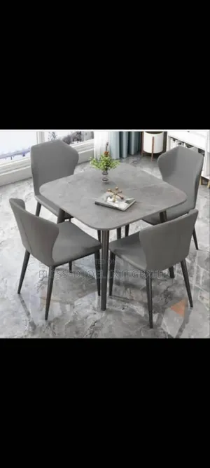 4 Seaters Dining Table