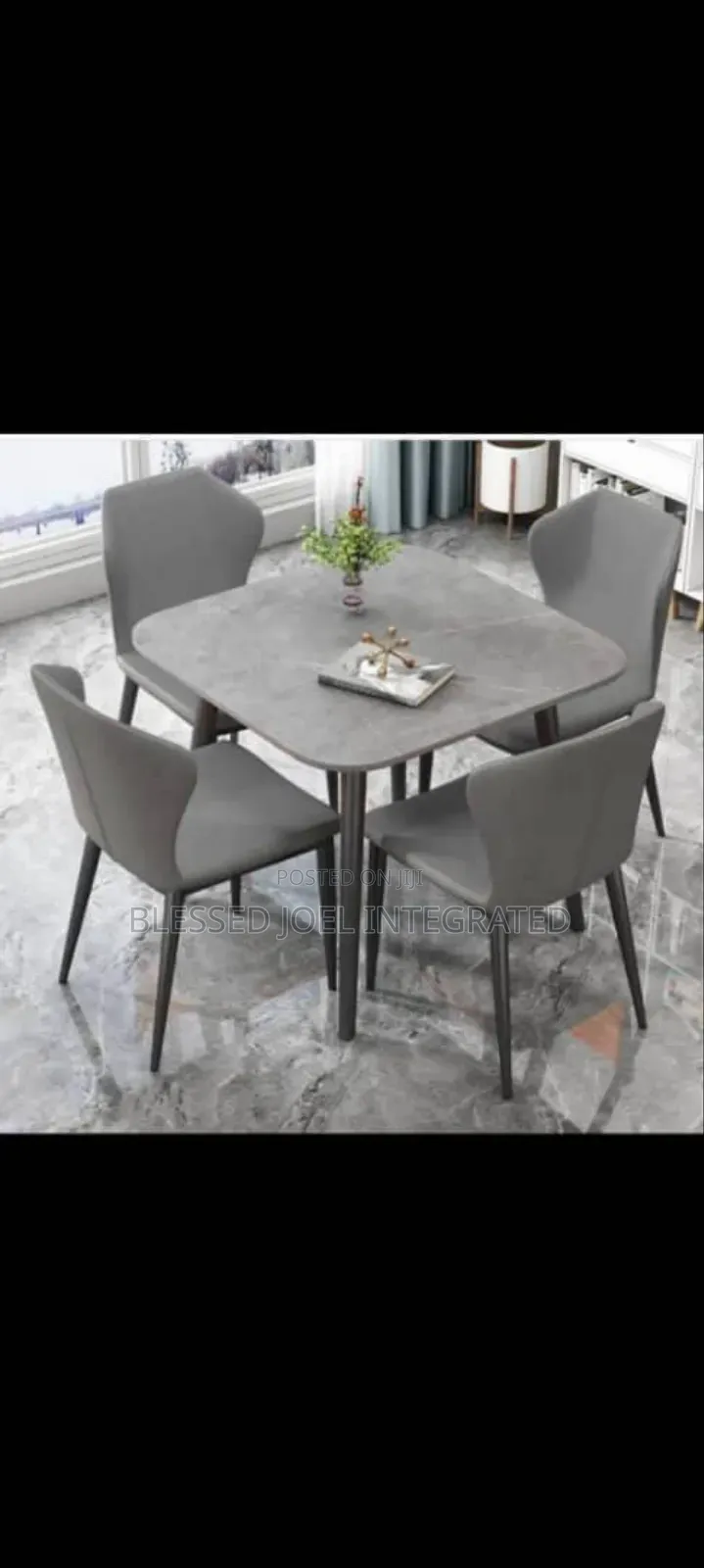 4 Seaters Dining Table