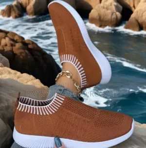 Female Breathable Sock Sneaker Reddish Brown
