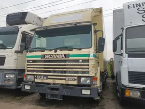 Scania Cargo Truck (Yellow)