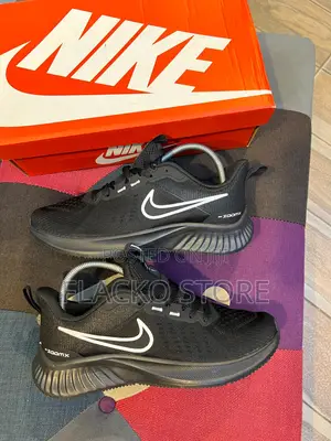 Original Nike Zoom Winflo Sneakers